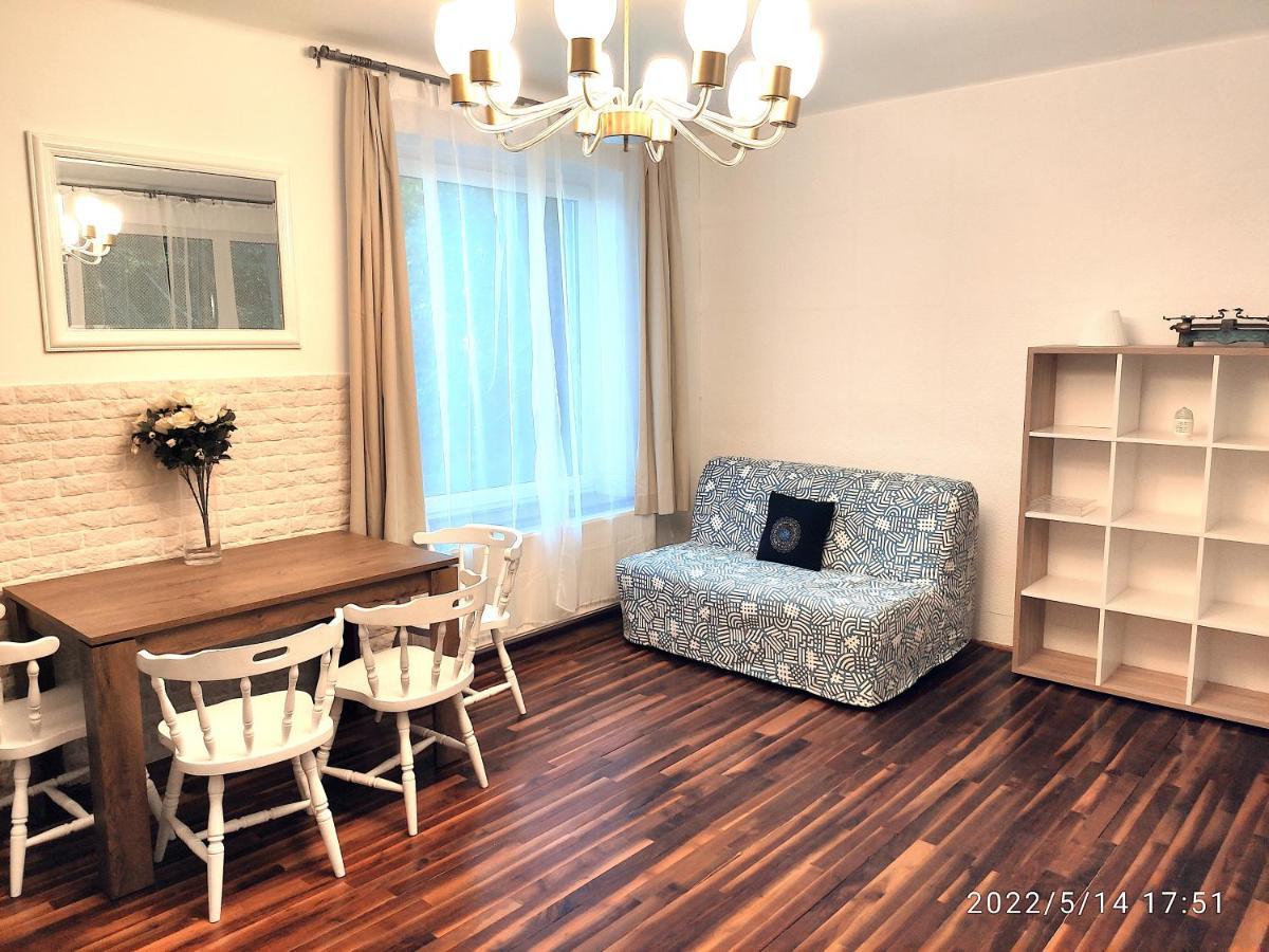 Romantic Two Bedroom Apartments In The Hills Of Budapest With Private Parking Esterno foto