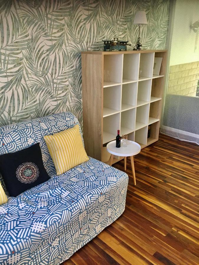 Romantic Two Bedroom Apartments In The Hills Of Budapest With Private Parking Esterno foto